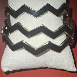 Stylish Chevron Gold and Black Bracelet Set